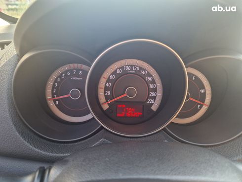Kia Cerato 2011 белый - фото 15