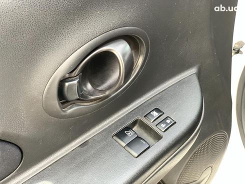 Nissan Micra 2014 белый - фото 17