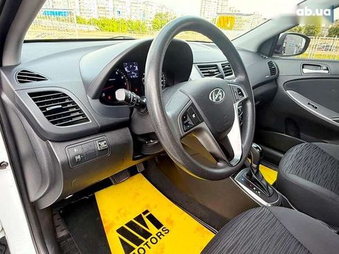Hyundai Solaris 2016 - фото 25