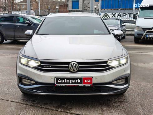 Volkswagen passat alltrack 2020 белый - фото 2