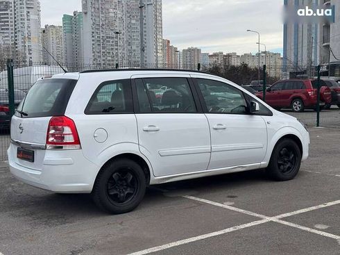 Opel Zafira 2013 - фото 23