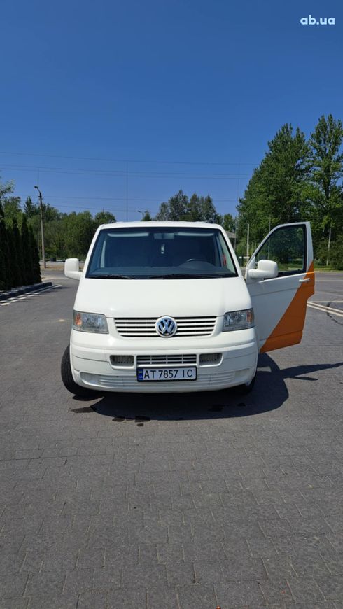 Volkswagen Transporter 2004 белый - фото 20