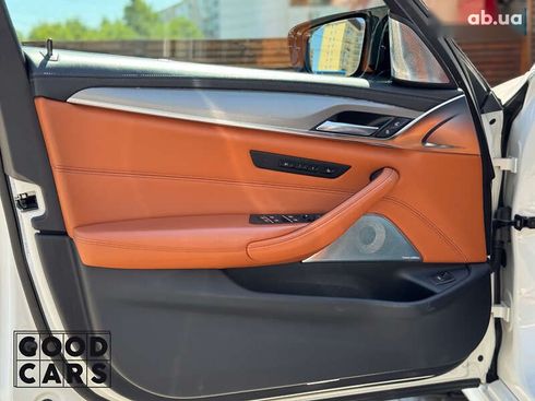 BMW M5 2019 - фото 12