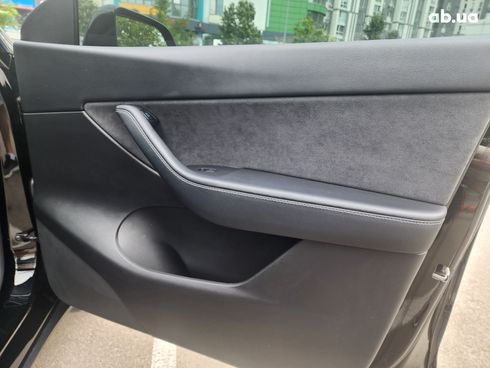 Tesla Model Y 2022 черный - фото 11