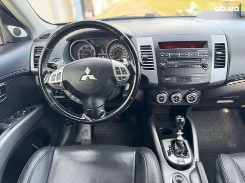 Mitsubishi Outlander 2011 - фото 28