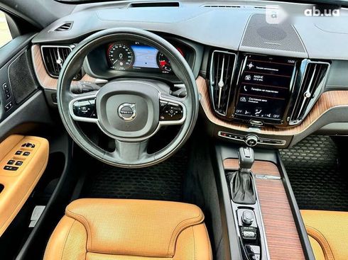 Volvo XC60 2019 - фото 28