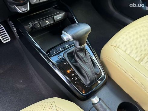 Kia Stonic 2020 - фото 21