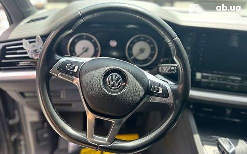 Volkswagen Touareg 2019 - фото 12