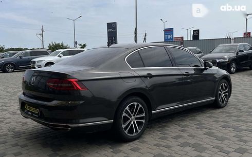 Volkswagen Passat 2017 - фото 8