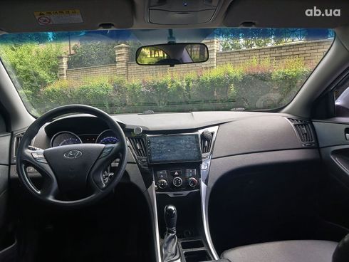 Hyundai Sonata 2015 серый - фото 17
