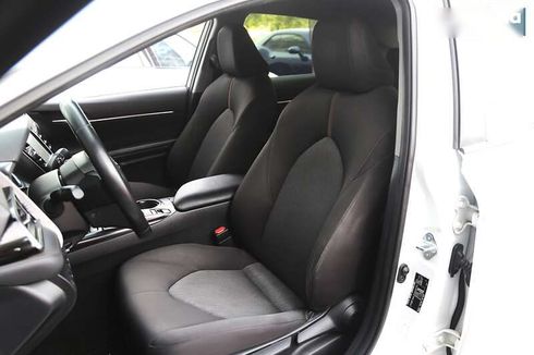 Toyota Camry 2019 - фото 9