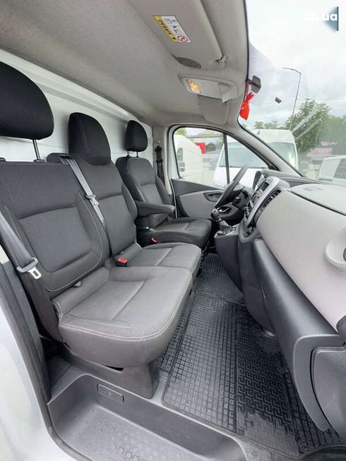 Renault Trafic 2018 - фото 21