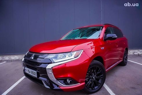 Mitsubishi Outlander 2018 - фото 17