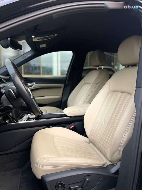 Audi E-Tron 2021 - фото 6
