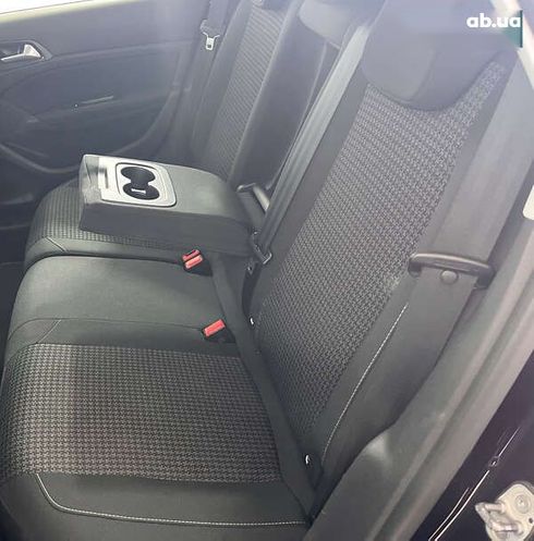 Peugeot 308 2018 - фото 10