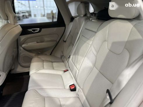Volvo XC60 2017 - фото 20