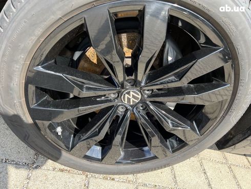 Volkswagen Touareg 2022 - фото 8