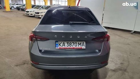 Skoda Octavia 2023 - фото 11