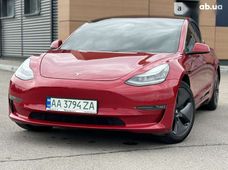 Продаж вживаних Tesla Model 3 2018 року - купити на Автобазарі