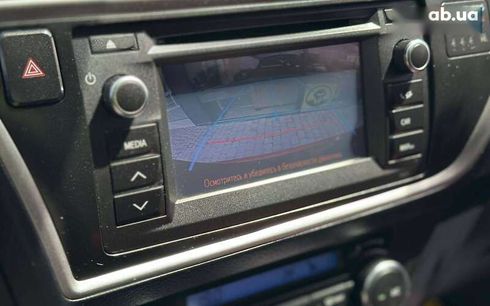 Toyota Auris 2013 - фото 17