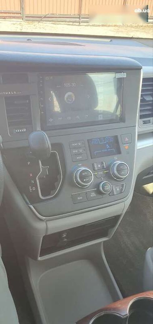Toyota Sienna 2016 - фото 23