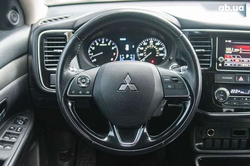 Mitsubishi Outlander 2018 - фото 20