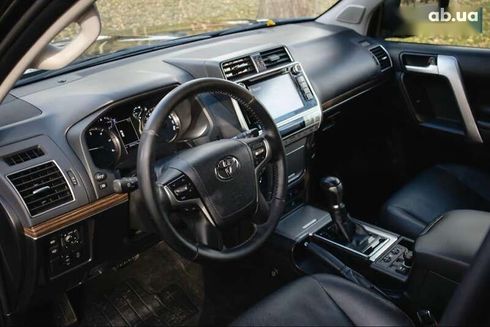 Toyota Land Cruiser Prado 2017 - фото 21