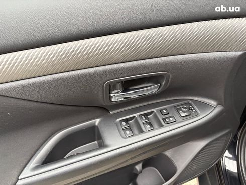 Mitsubishi Outlander 2017 черный - фото 17