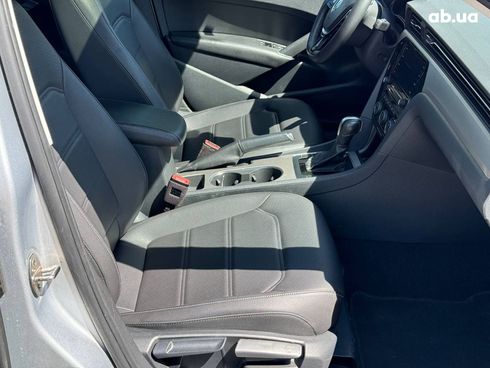 Volkswagen Passat 2021 серый - фото 15