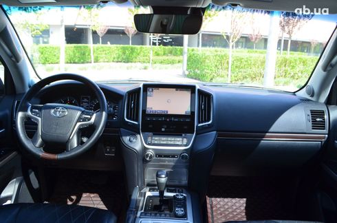 Toyota Land Cruiser 2016 белый - фото 14