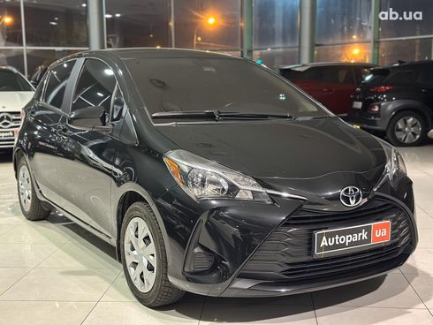 Toyota Yaris 2018 черный - фото 3