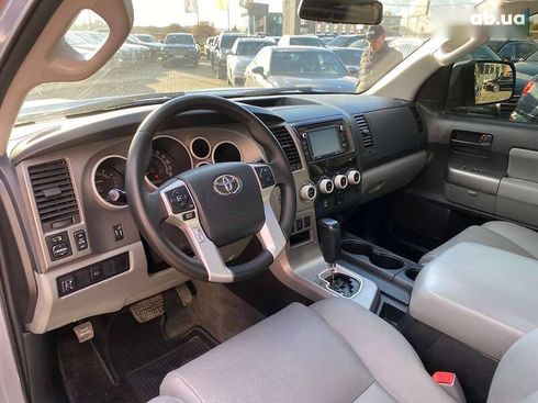 Toyota Sequoia 2016 - фото 10