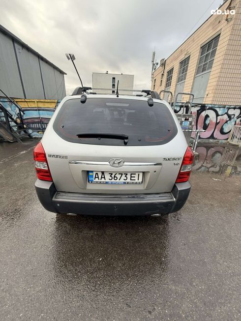 Hyundai Tucson 2007 серебристый - фото 6