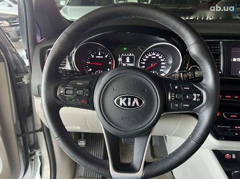 Kia Carnival 2016 - фото 12