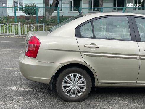 Hyundai Accent 2007 бежевый - фото 5