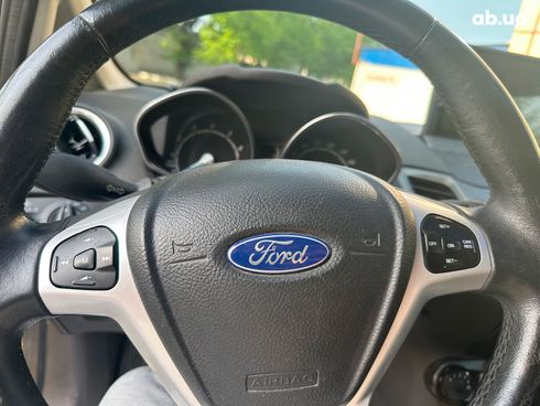 Ford Fiesta 2014 желтый - фото 26