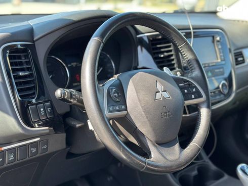 Mitsubishi Outlander 2015 белый - фото 5