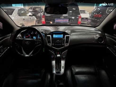 Chevrolet Cruze 2010 белый - фото 13