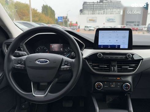 Ford Escape 2021 - фото 15