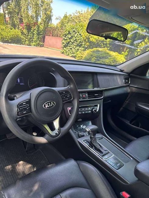 Kia K5 2017 - фото 9