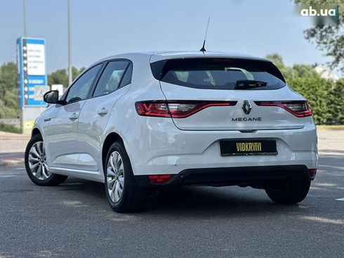 Renault Megane 2018 - фото 19