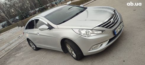 Hyundai Sonata 2012 серебристый - фото 8