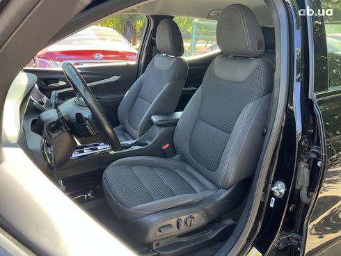 Chevrolet Bolt 2022 серый - фото 2