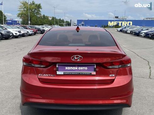 Hyundai Elantra 2016 - фото 6