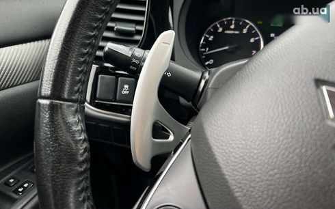 Mitsubishi Outlander 2017 - фото 24