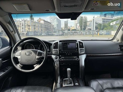 Toyota Land Cruiser 2014 - фото 22
