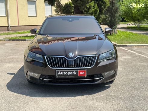 Skoda Superb 2016 коричневый - фото 8
