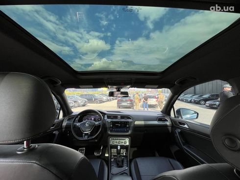 Volkswagen Tiguan 2018 синий - фото 19