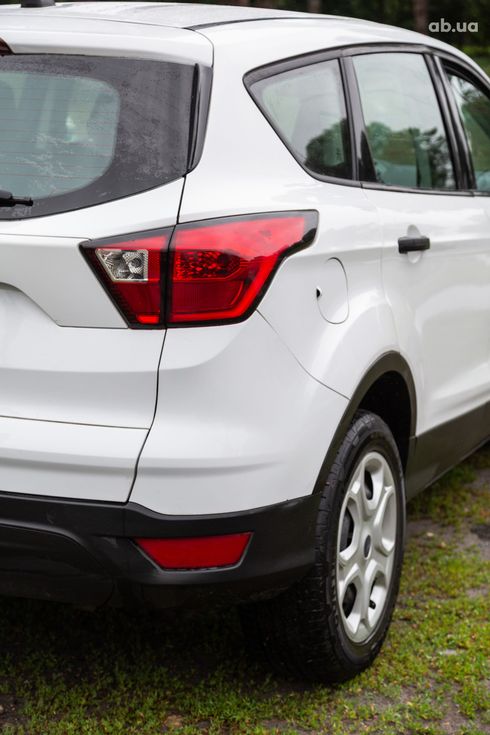 Ford Escape 2018 белый - фото 16
