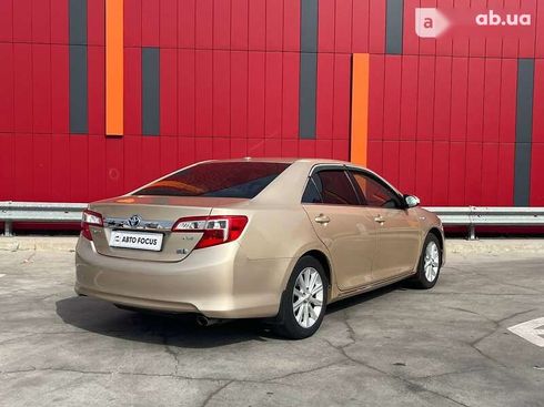 Toyota Camry 2012 - фото 7